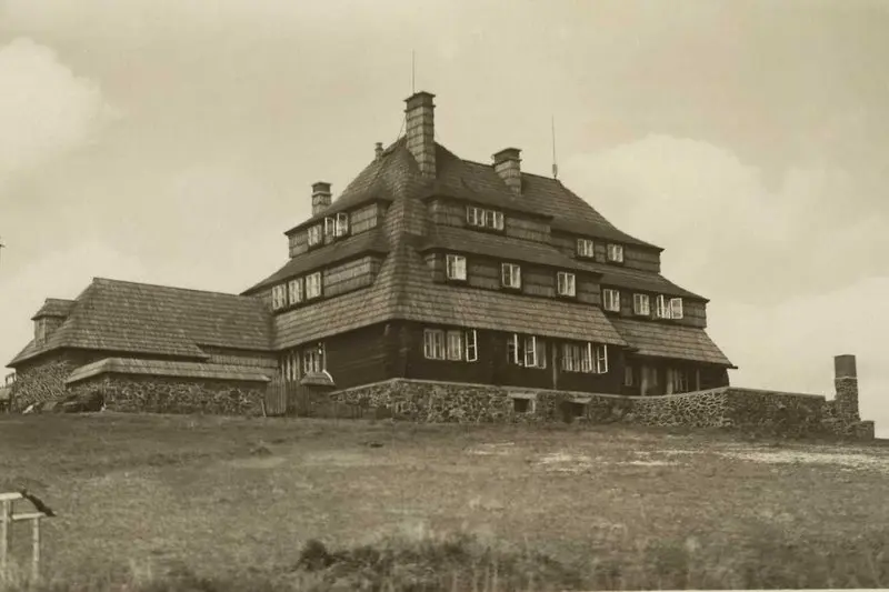 Cottages and shelters of the Czechoslovak Tourists' Club (1918–1938)