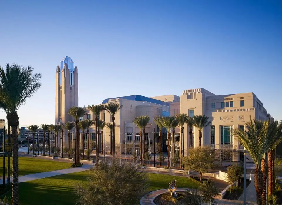 Free Guided Tours of The Smith Center for the Performing Arts