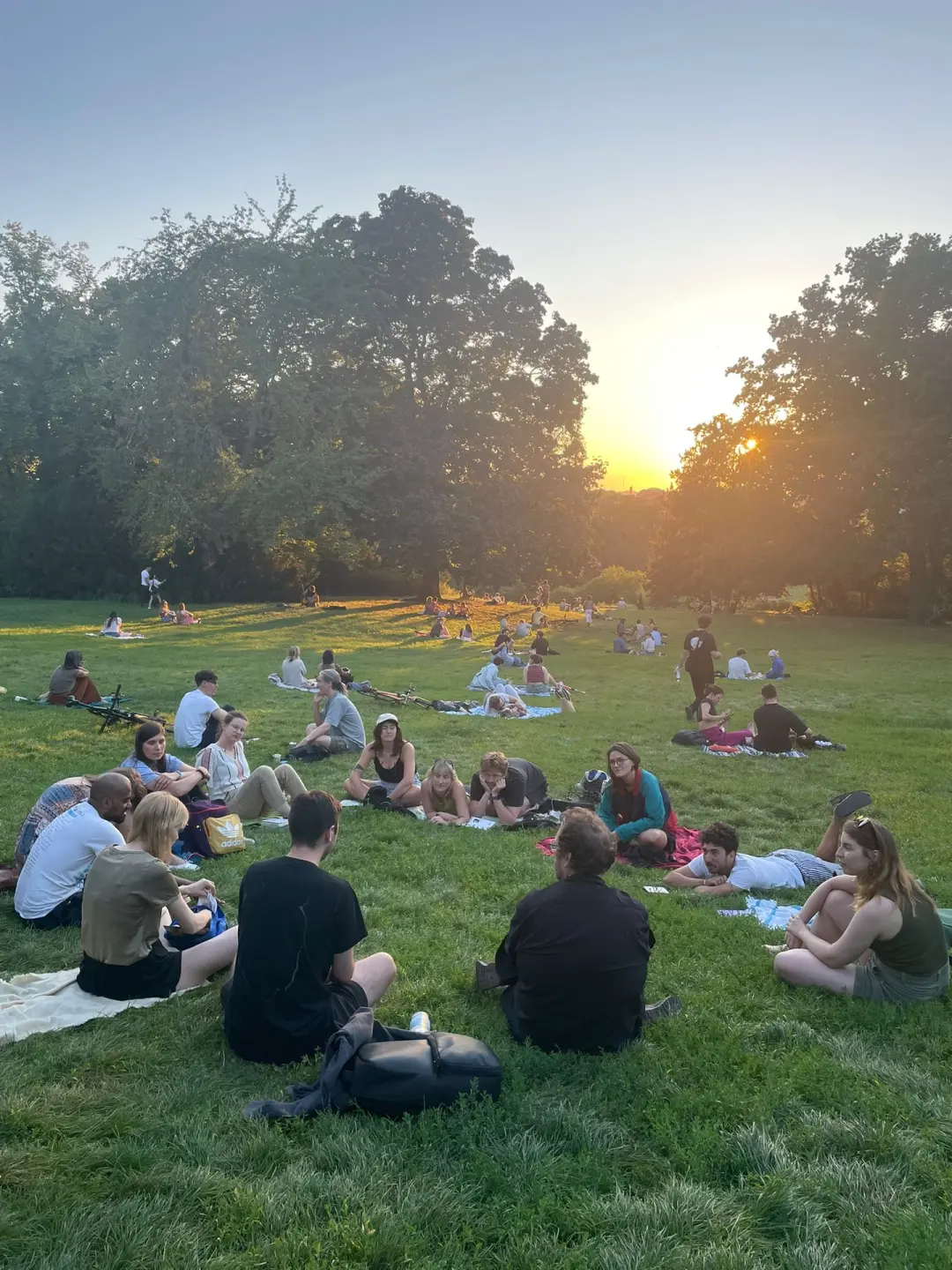 Silent Book Club Session n. 42 - Iska Cafe! (updated from Tempelhofer Feld)