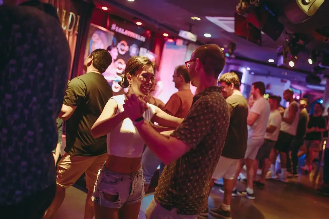 Noche de Salsa versus Bachata at Sala Vivaldi Every Tuesday