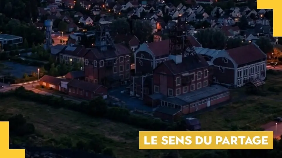 Ascension du terril 110 à la tombée de la nuit