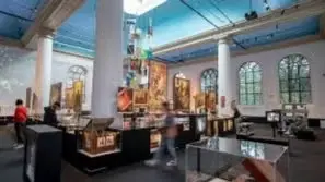 Visit the Joods museum