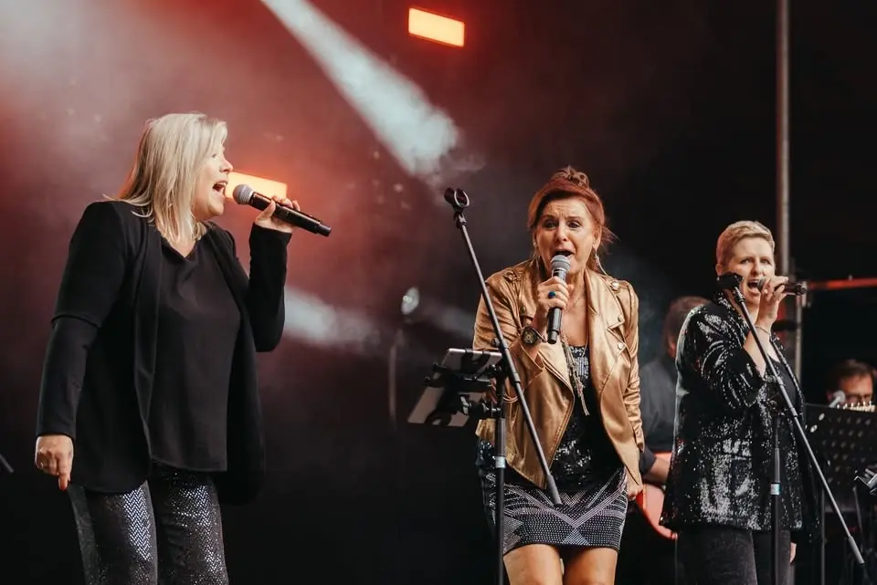 Vlaanderen Feest - 11 juliviering met optreden Luide Liedjes met Loes Hommageband