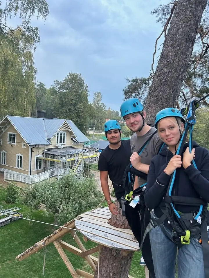 Testa Höghöjdsbana / Let's try High Ropes Course
