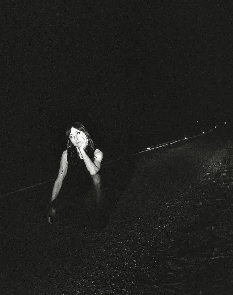 Lauren Lakis (Texas-Berlin / dreamgaze, alt. rock)+ Izzy Outerspace (Los Angeles / alt. rock, pop)