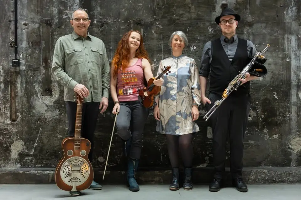 Cara // CelticFolk