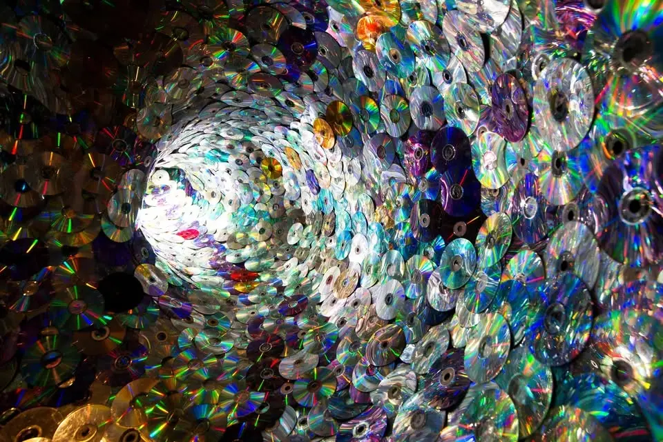 Signal Convergence, Leticia R. Bajuyo