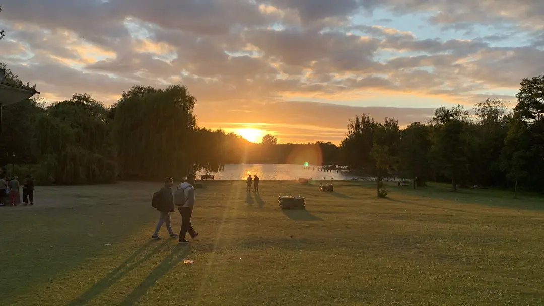 London Society TALK - Deep conversations Green Park