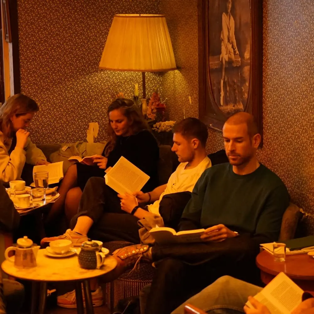 Offline Reading Party & Book Swap đ| Pomeranze