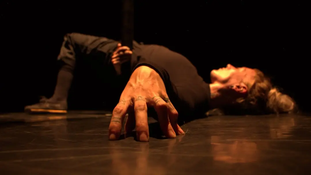 Kruskelusk - a non-verbal circus monologue