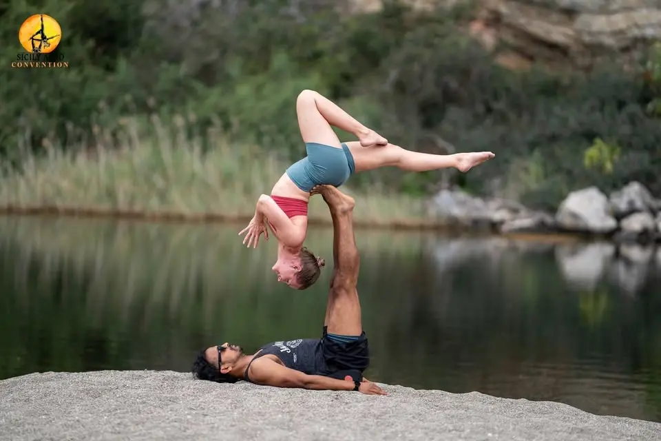 Prova på Acroyoga