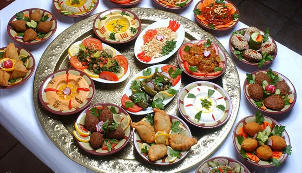 Resto🇱🇧🍽& Soirée 2000🎊💿