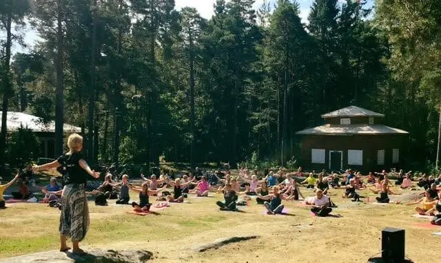 Morgonyoga i Mariebergsskogen 29 juni-3 juli