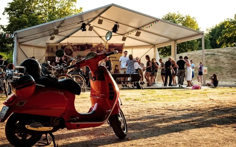 Swing in the park | Free | Lindy Hop | dance class | Social dance | Lund 15/7