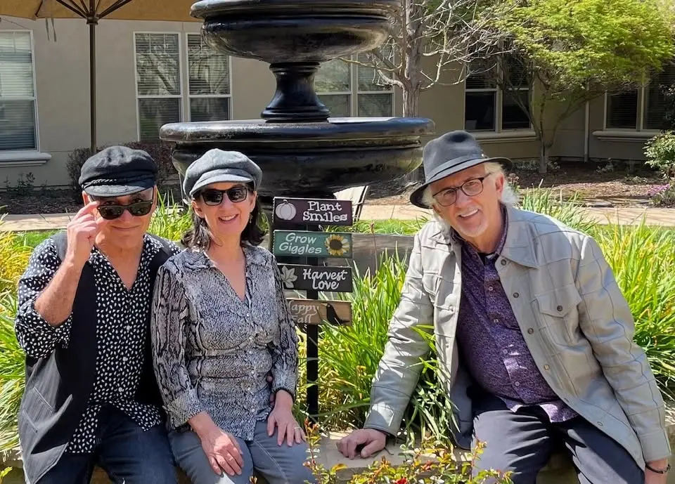 Voices and Guitars to perform at Gazebo Gardens