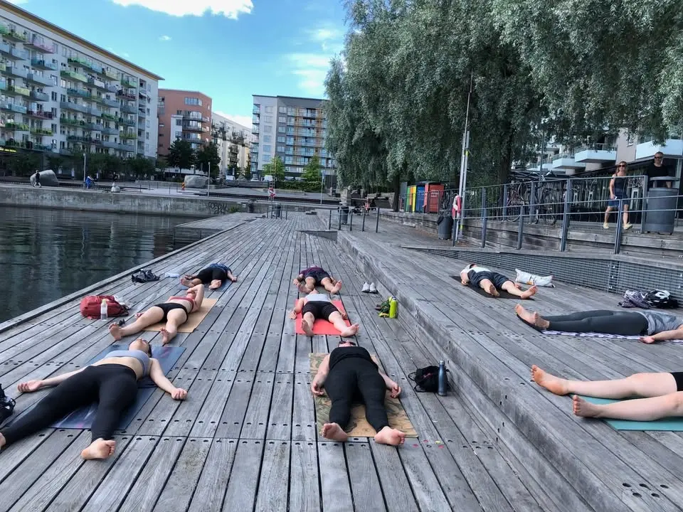 Yoga på Liljehomskajen
