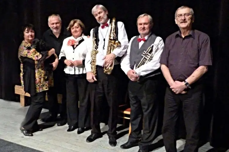 Nedělní dixie: Revival Swing Band & Lenka Malinová