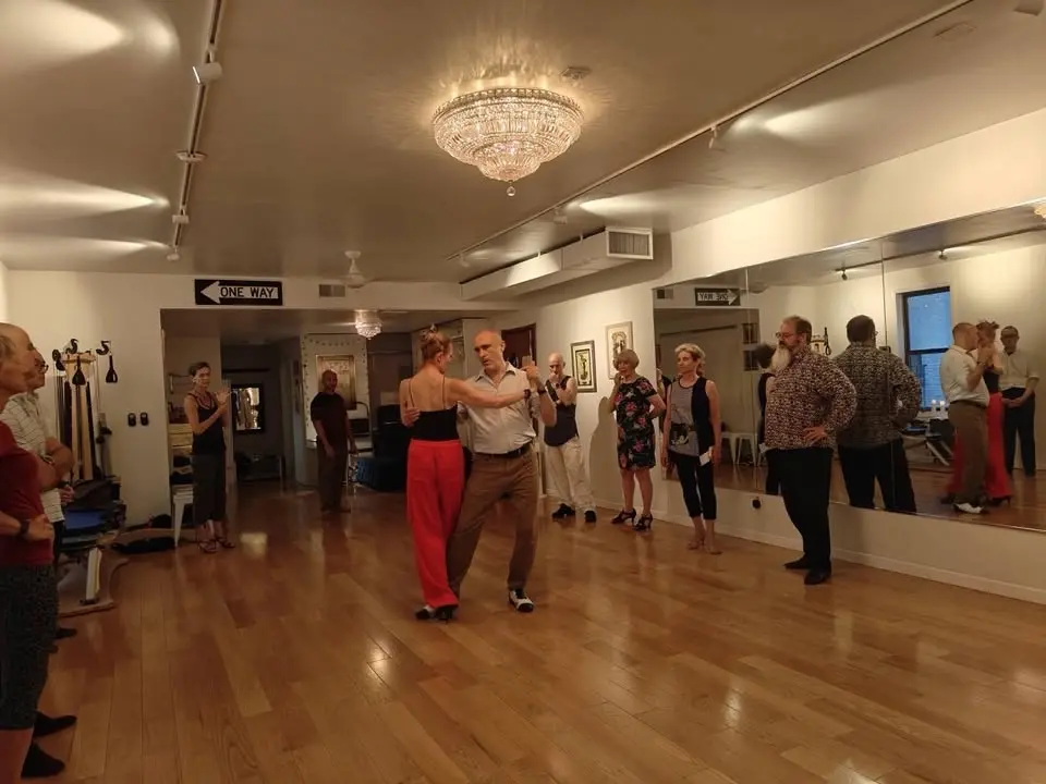 New Argentine Beginner Classes starting this week at TriANGulO: Studio for Argentine Tango