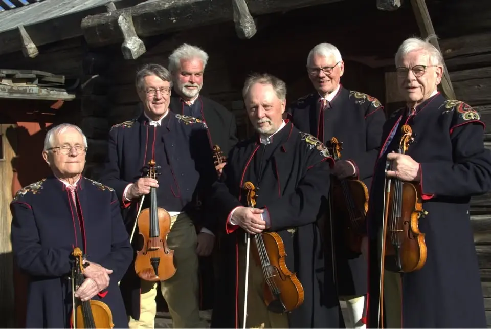 Kalles pojkar spelar låtar från förr och nu