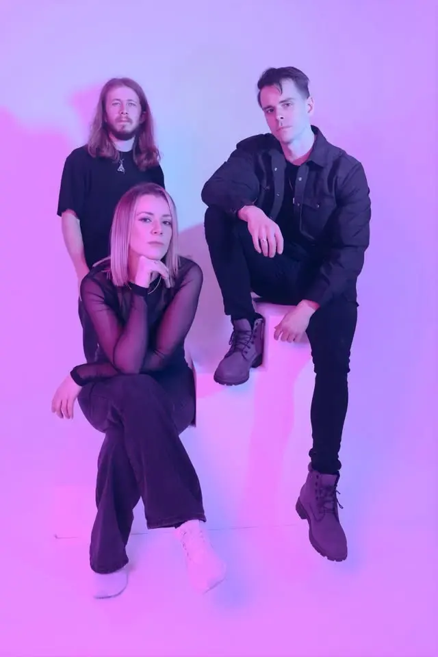 LYRA + SPECIAL GUESTS