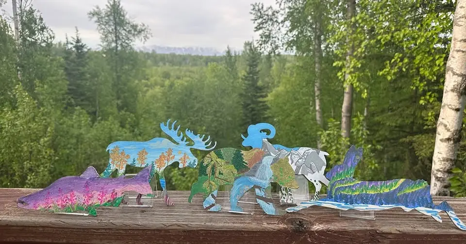CoLab-orations: Wood Animal Painting