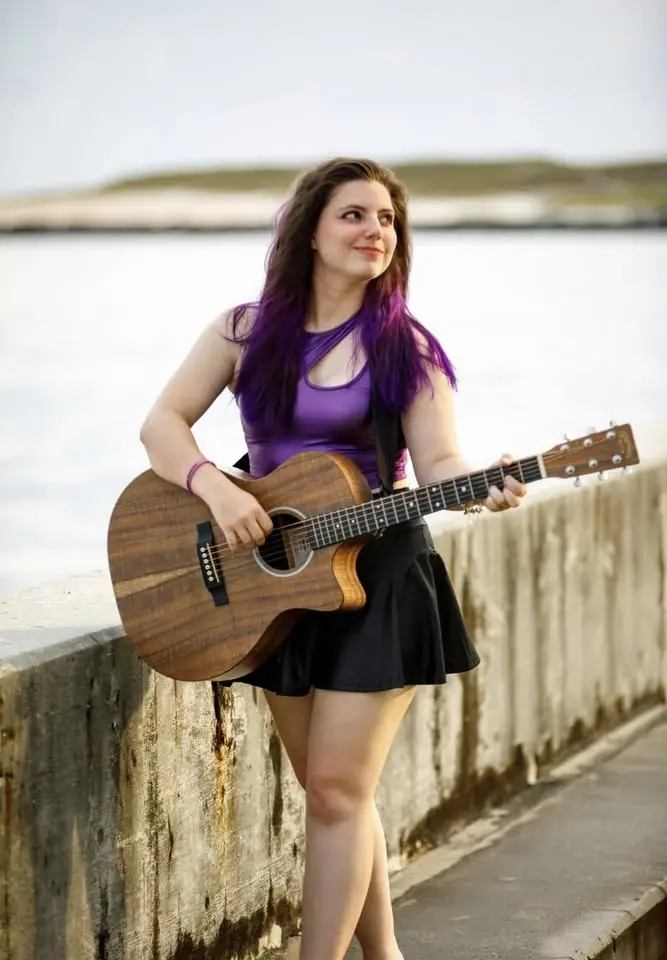 Amber Violet at Stickyz on the patio!