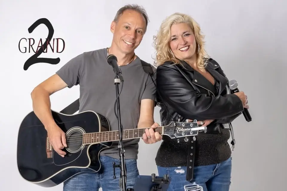 Live Music with 2 Grand Duo
