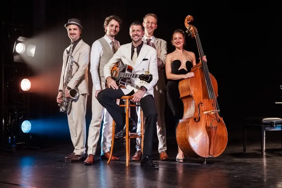 The Cream Colored Ponies | Swingin’ Hollywood | Merksem