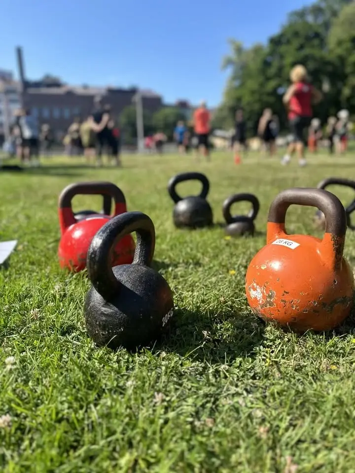 Gratis förmiddagsträning i Hoglands Park 🏋️‍♀️