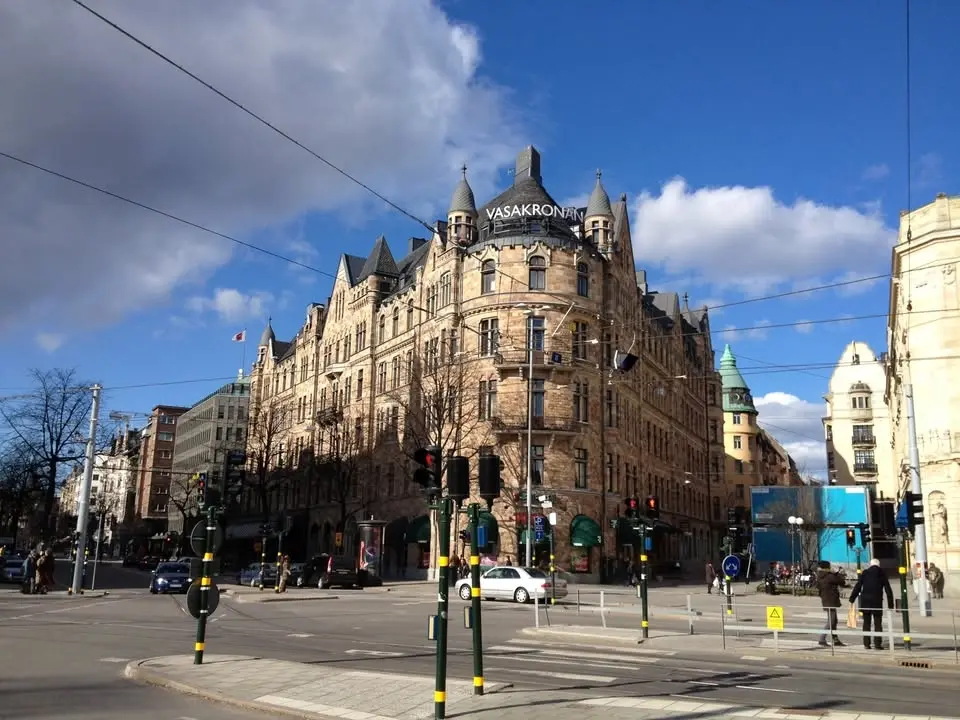 Kring Stureplan - en stadsvandring med Peter Frisk