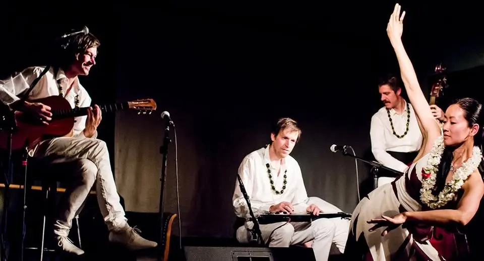 Hawaiian evening with Hula Hut & The Seven Seas
