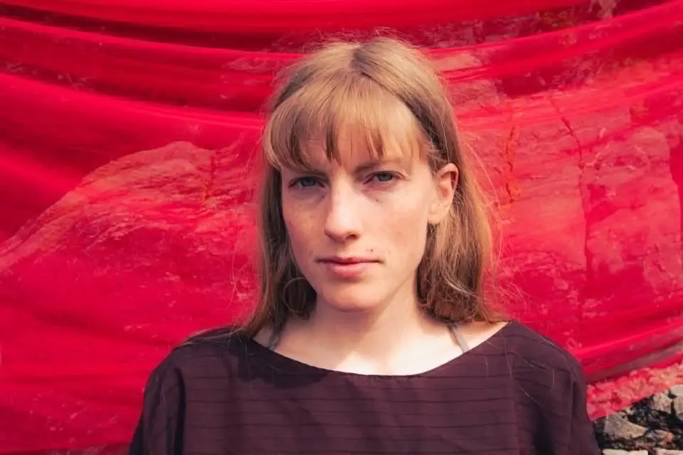 Anna Ueland : Populærmusikk for likesinnede // Kafé Hærverk