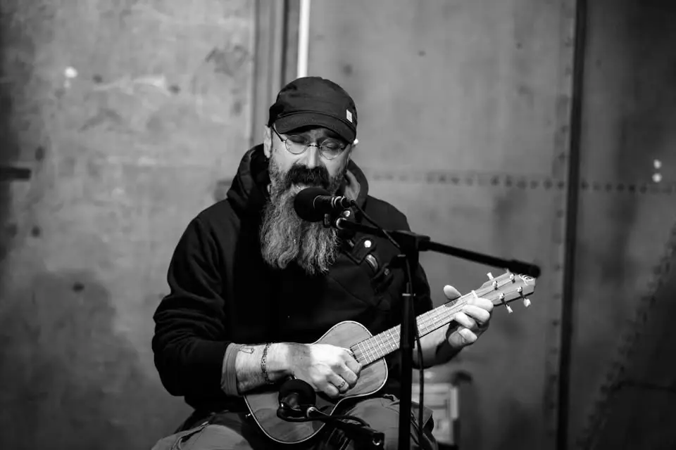 FOUSÁČ: Koncert mezi knihami