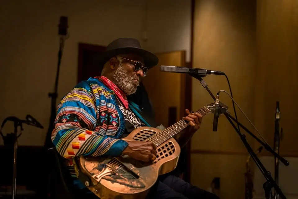 Taj Mahal & the Phantom Blues Band