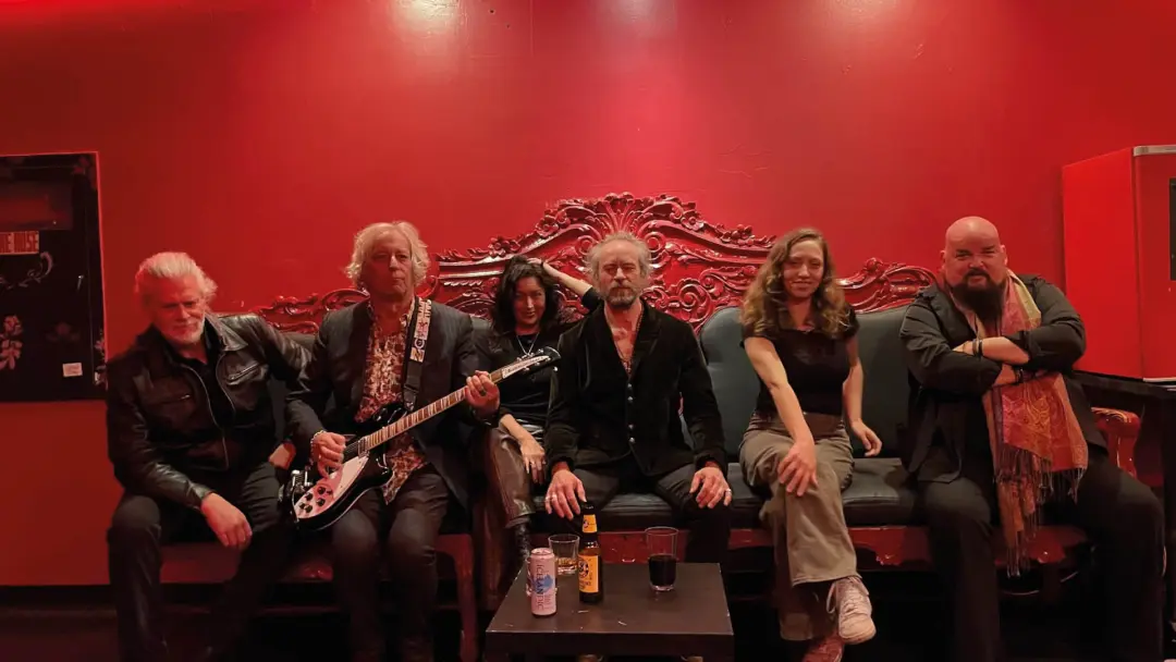 Drink The Sea & Peter Buck, Duke Garwood, Alain Johannes, Barrett Martin & Lisette Garcia