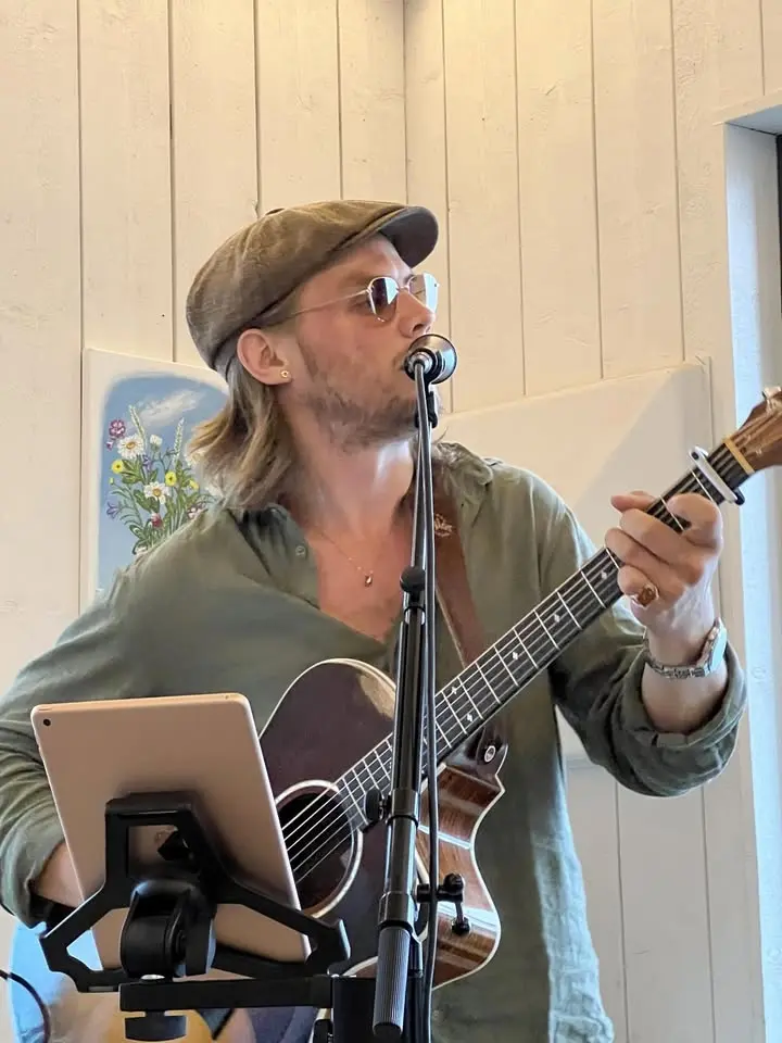 Grillbuffé & Trubadurkväll med Johan Holmgren
