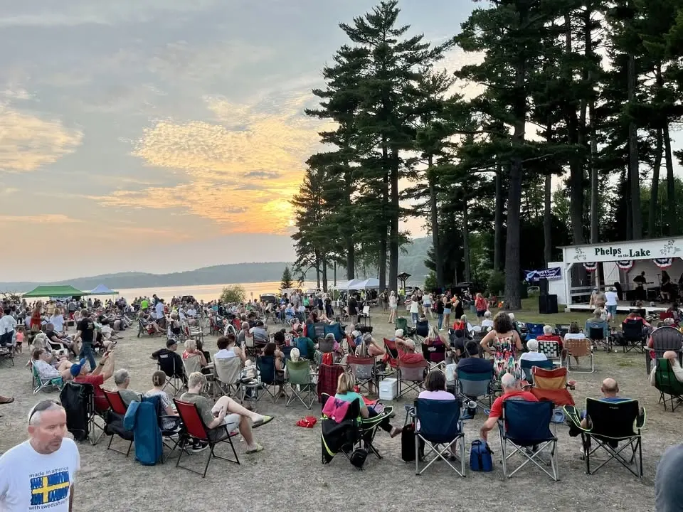 Summer Party - Chain Skimmers Show & Music on the Lake with The Now