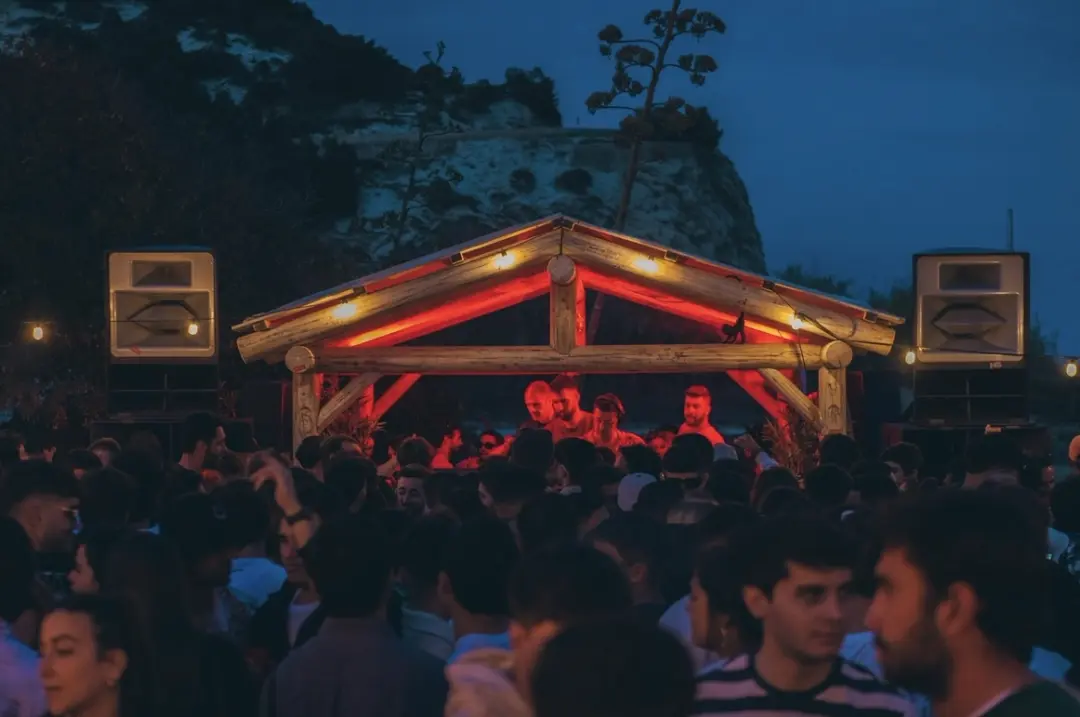 La CALITA, FREE OPEN AIR BEACH PARTY