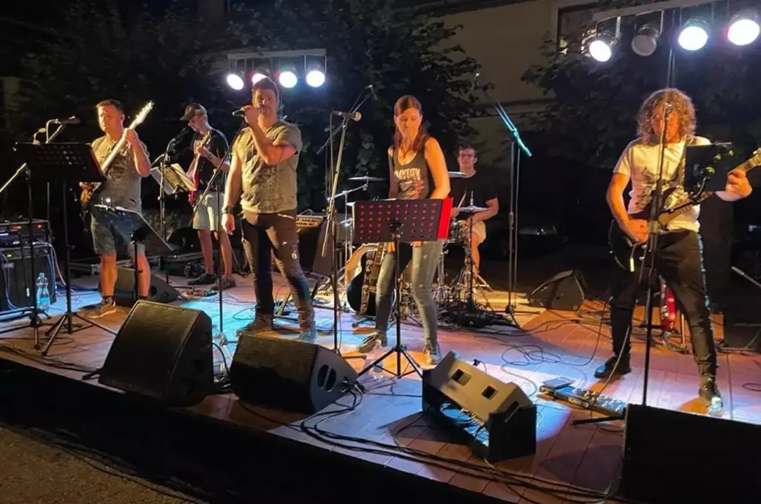 Předpouťouvá zábava – Lyrock