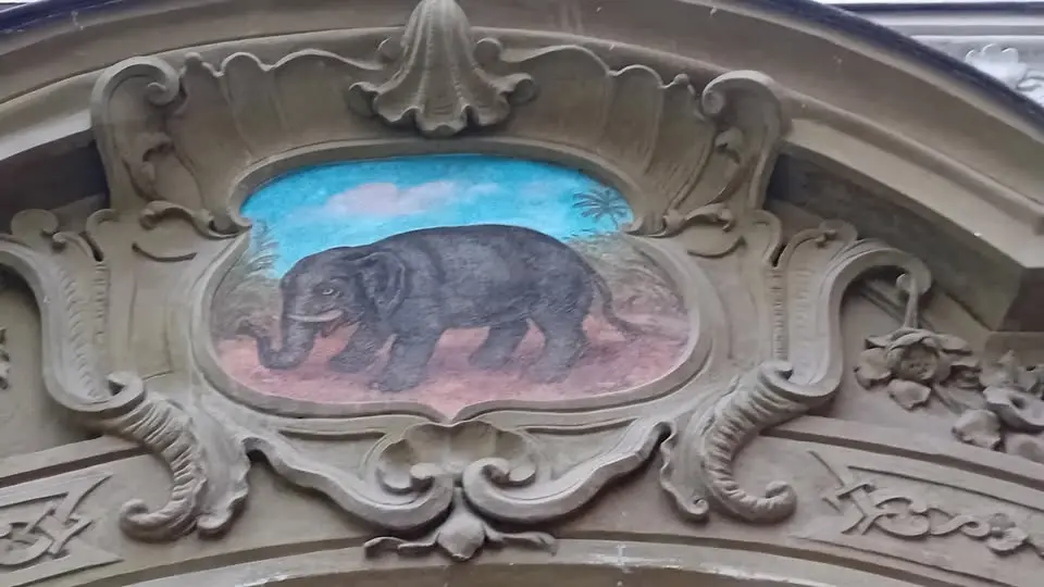 House Symbols & Casanova in Prague - GUIDED TOUR
