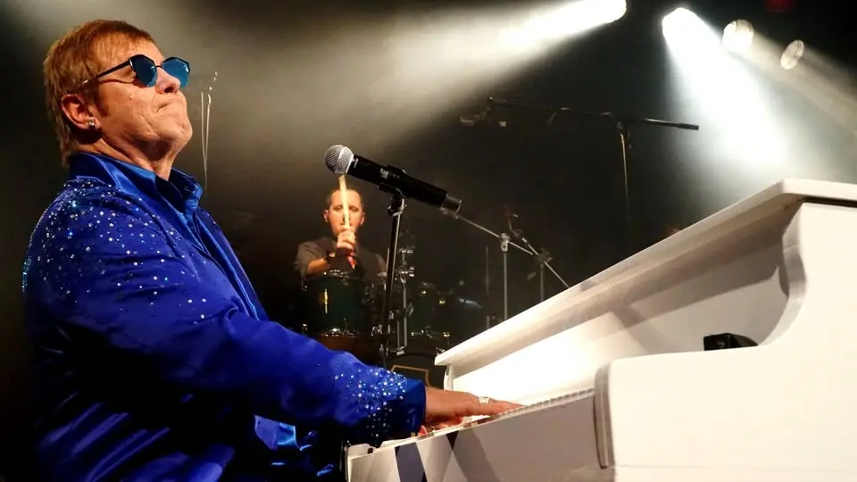 Morning Melodies - Rocketman Flying Solo