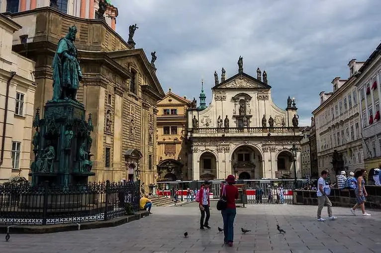 Couráme se po Karlově mostě
