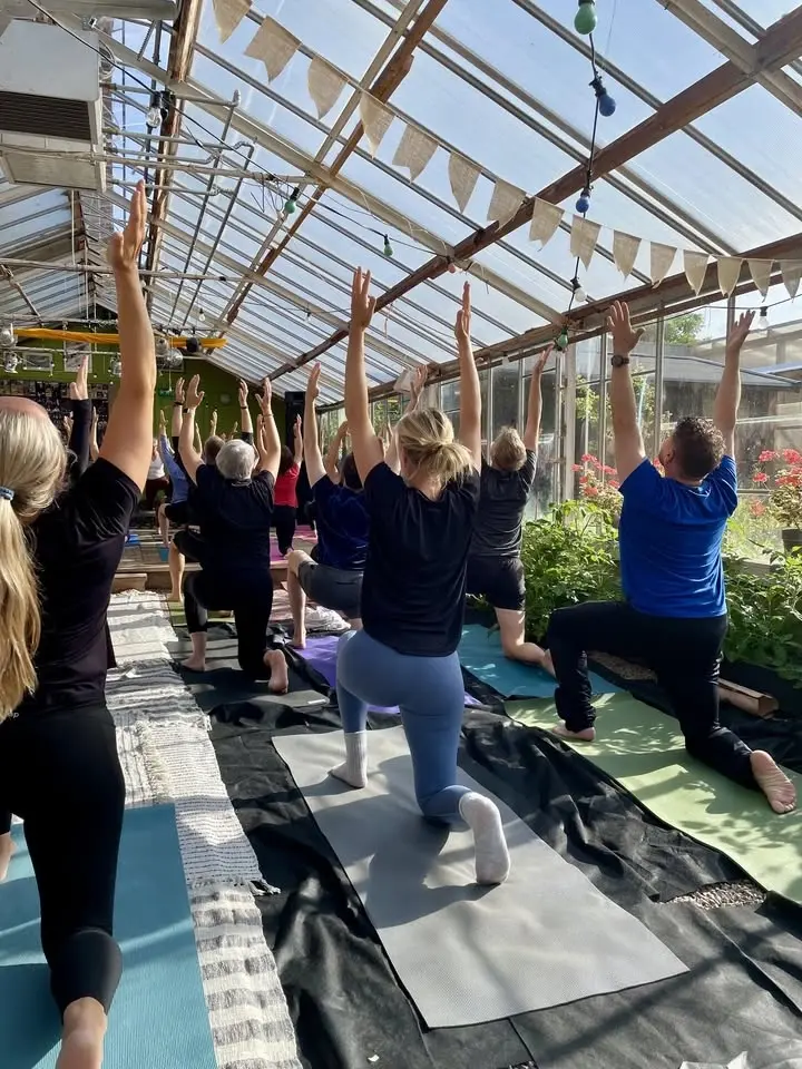 MorgonYoga med frukost på Rosehills, Ljusdal