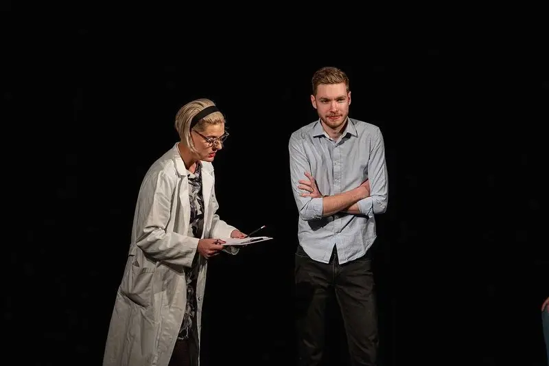 Improshow: Hotel