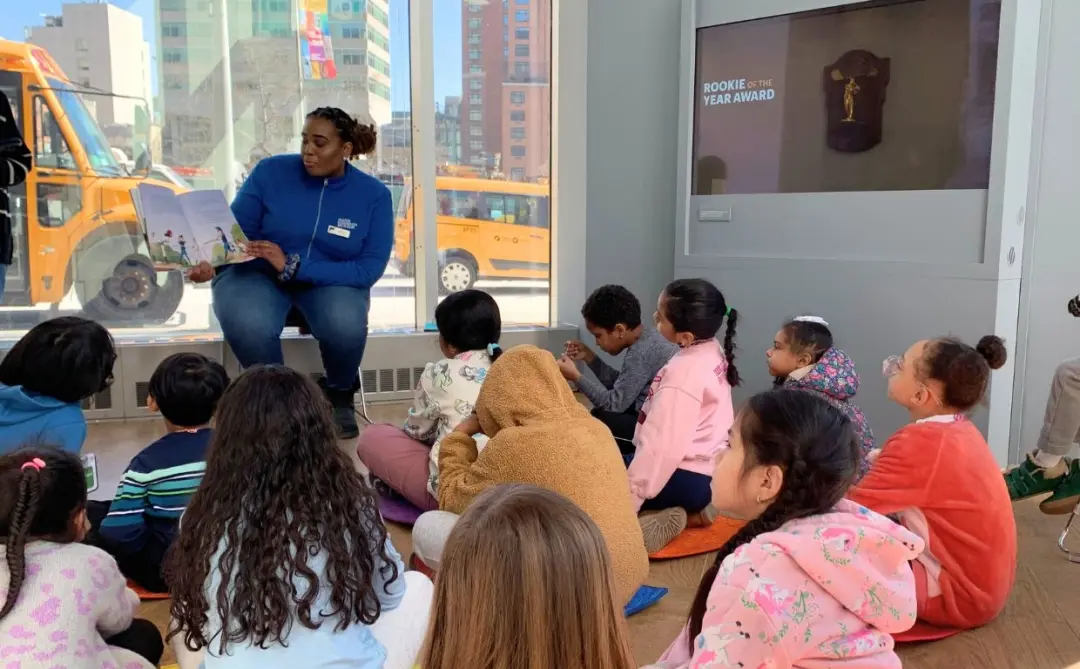 Robinson’s Readers: Story Time and Craft