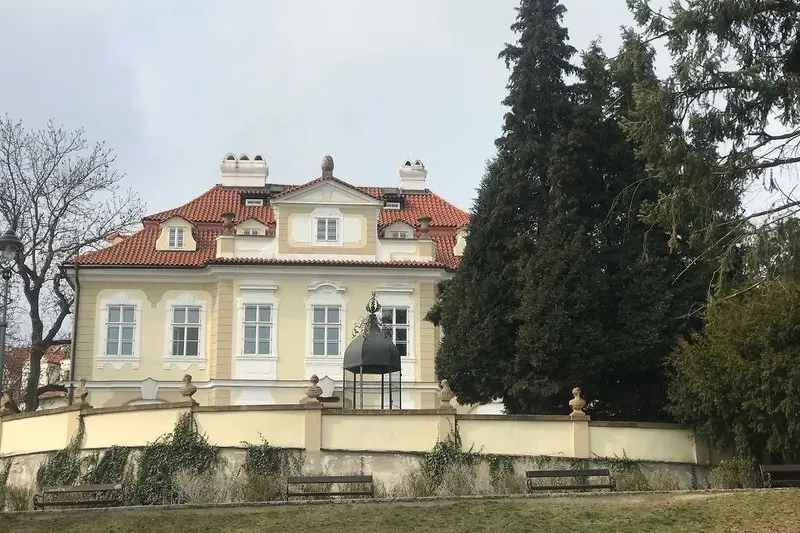 Hanspaulka křížem krážem