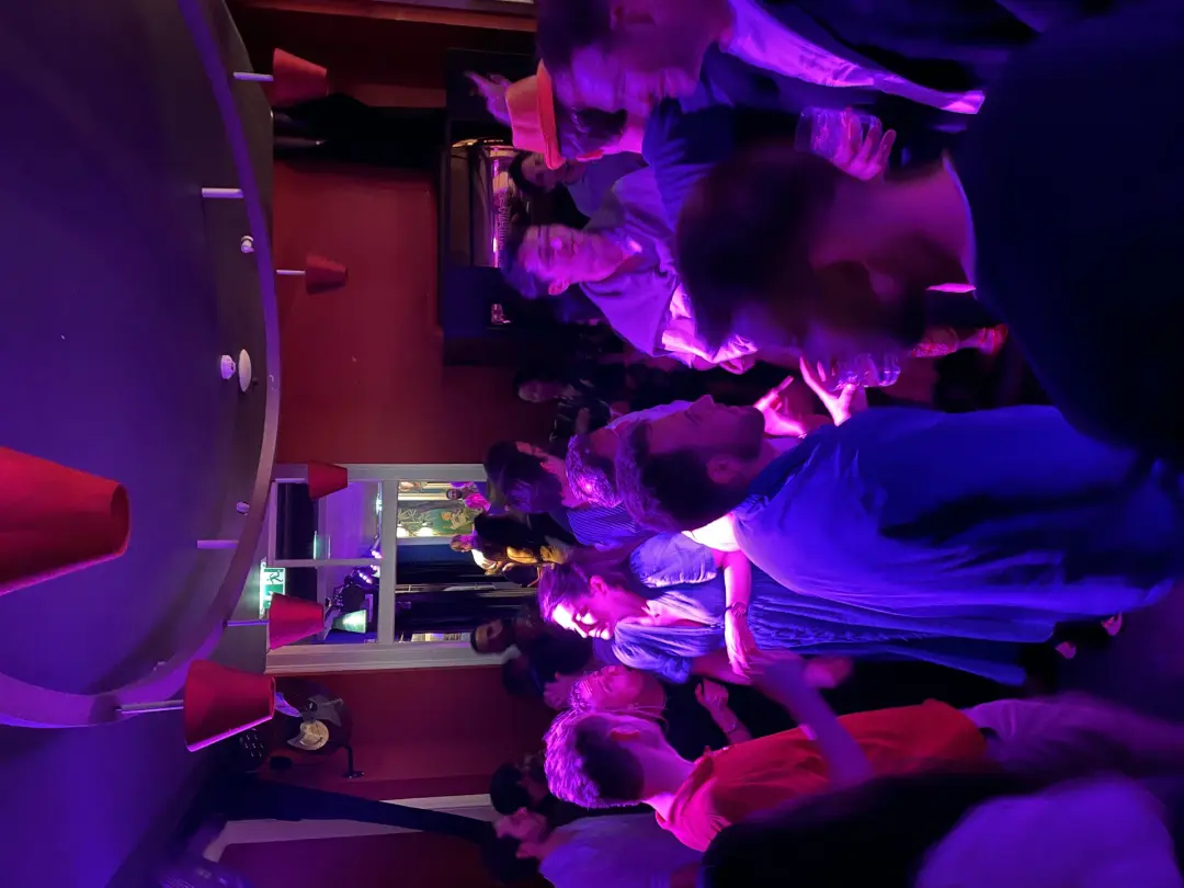 Feel Good Saturday: 80s, 90s & House Classics