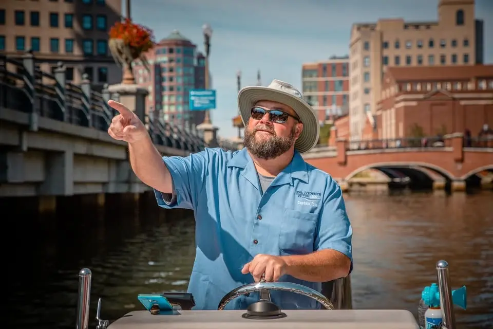 City Sights by Sea: Historic Narrated Boat Tours