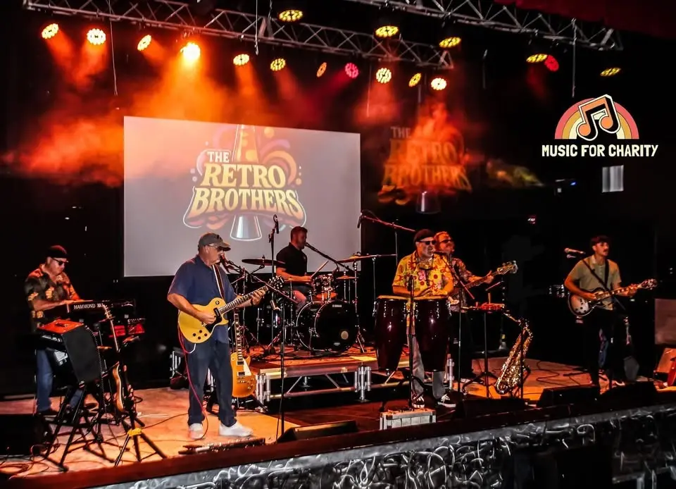 The Retro Brothers LIVE! ATMOSPHERE!