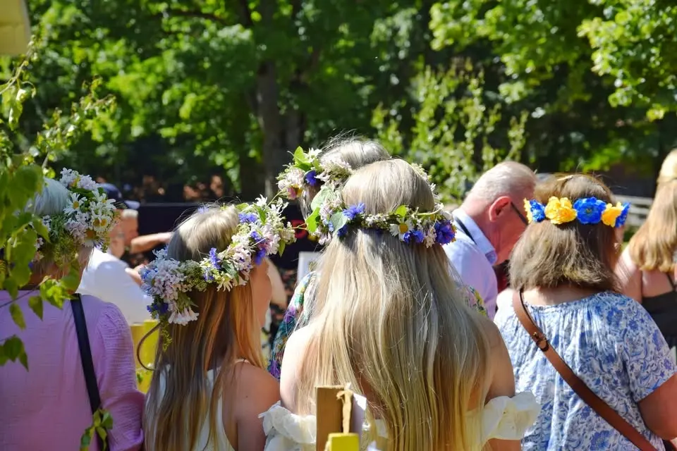 Midsommarfirande vid Berggrenska gården